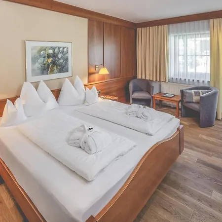 Gartenhotel Crystal ホテル 4*