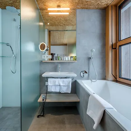 Gardenhotel Crystal Hotel