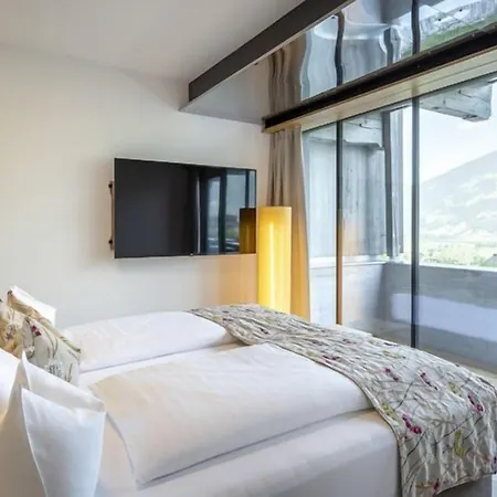 Hotel Gardenhotel Crystal 4*
