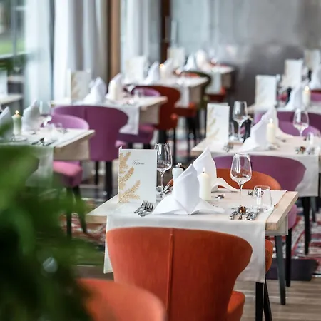 Hotel Gartenhotel Crystal Fuegen