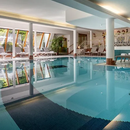 Gartenhotel Crystal - 4 Sterne Superior Fügen