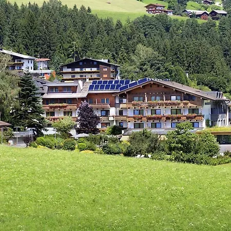 Hotel Gartenhotel Crystal 4*