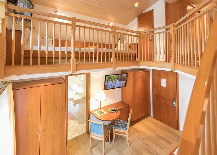 מלון Gartenhotel Crystal