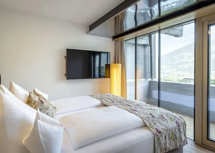 מלון Gartenhotel Crystal