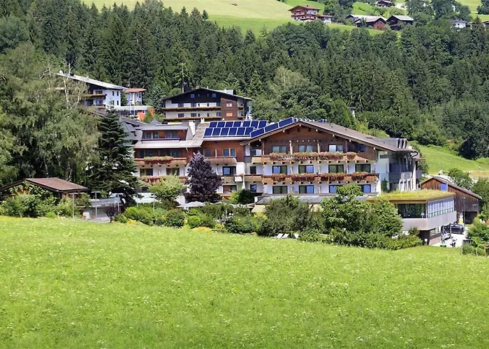 Hotel Gartenhotel Crystal 4*