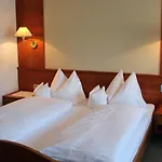 Gartenhotel Crystal Szálloda