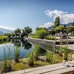Gartenhotel Crystal Szálloda 4*