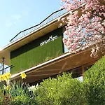 Gartenhotel Crystal Szálloda 4*