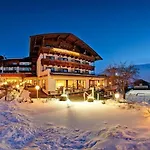 Gartenhotel Crystal Szálloda