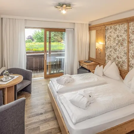 Gartenhotel Crystal Hotel Fuegen
