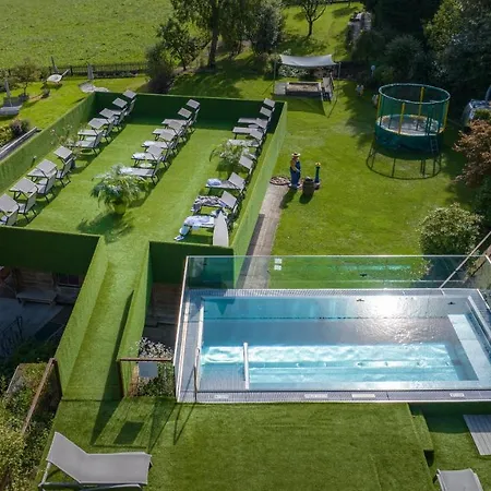 Hotel Gartenhotel Crystal 4*